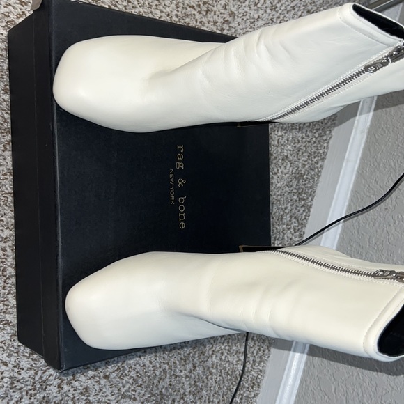 🆕RAG & BONE WHITE ELLIS LEATHER ANKLE BOOTIES SIZE 38 - Picture 2 of 5